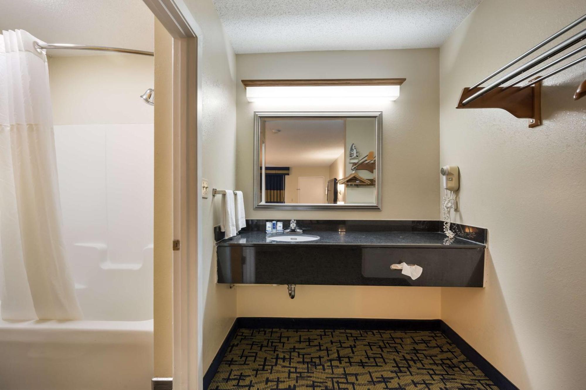 Surestay Hotel By Best Western Meridian Extérieur photo